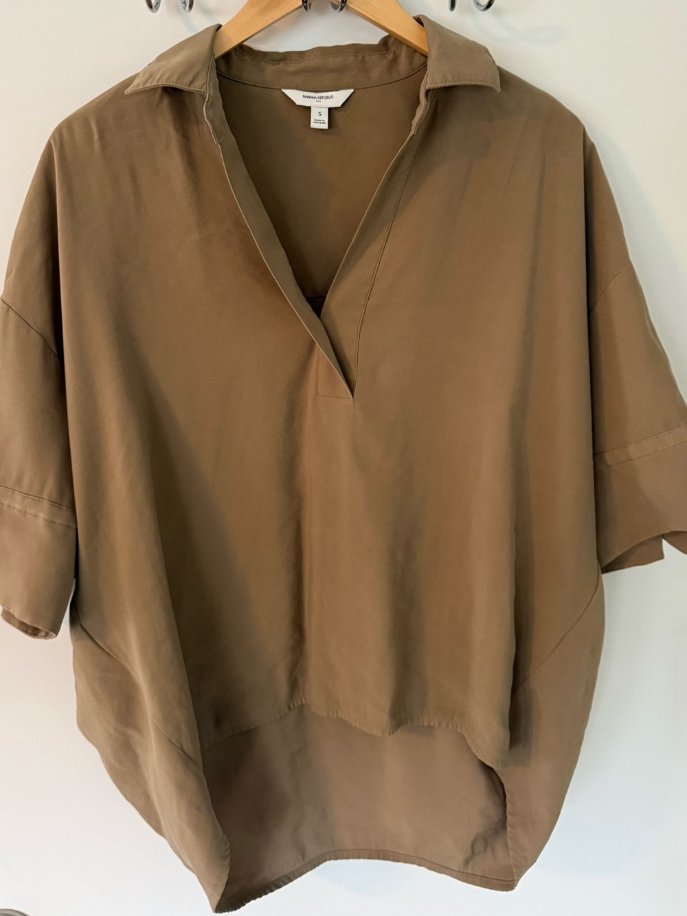 Banana Republic Hunter Green Relaxed V-Neck Collared Tunic